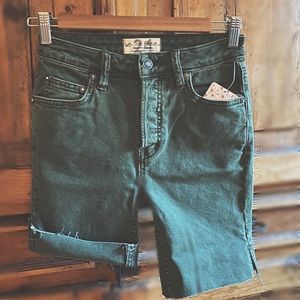 Free People Army Green Cargo Shorts The Free NWT 24 Bermuda Utility